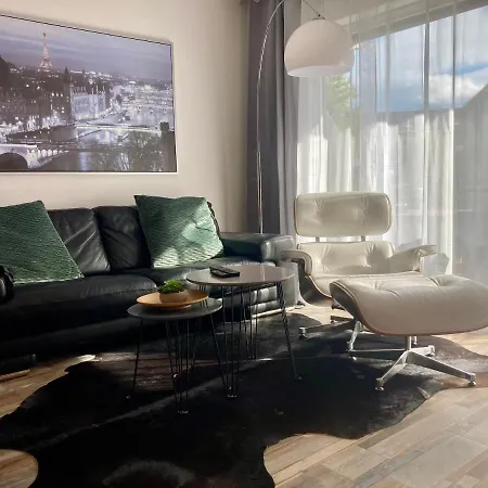 SaarApartments: Adults-Only Business & Holiday Stays with Netflix Saarbruecken Exterior photo