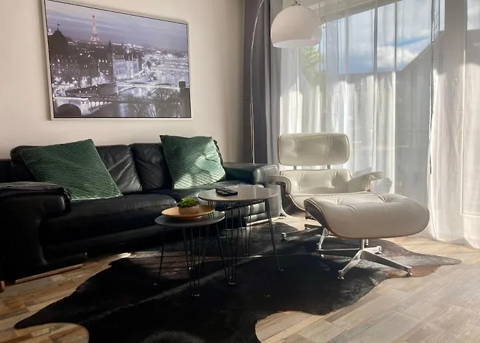 Living At Saarpartments -Adultsonly- 2 Bedrooms, Kitchen - Business & Holiday Apartments For Long- And Short Term Stay, 3 Min To Train Station, Secure E-Bike Parking!