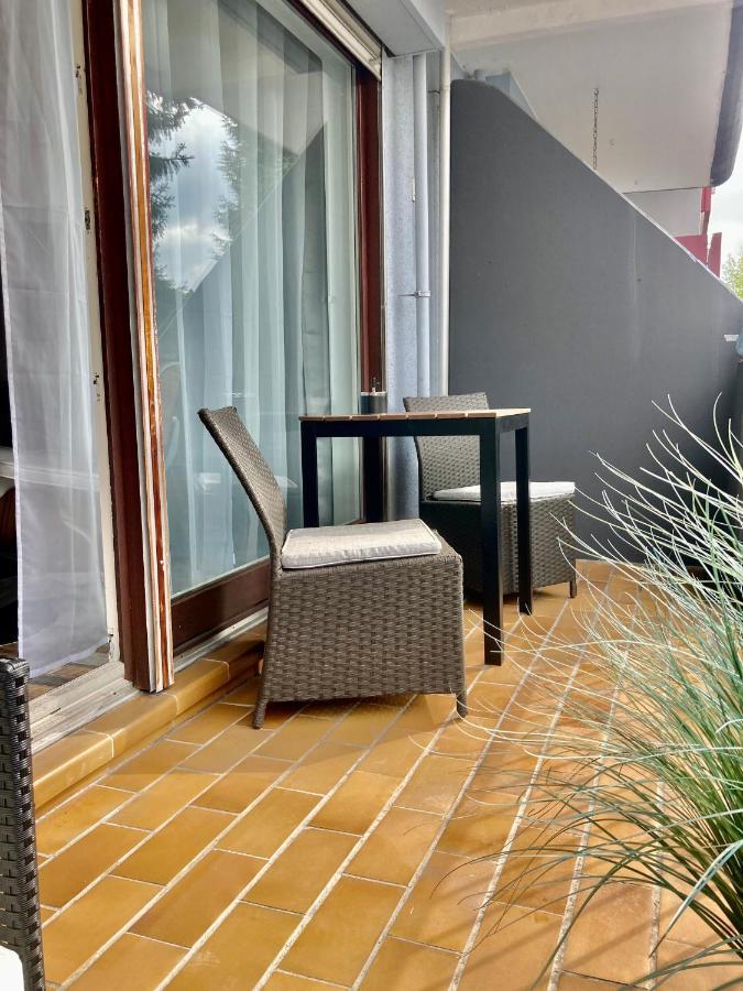 Saarapartments: Adults-only Business & With Netflix